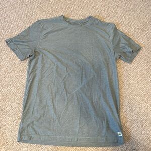 Men’s Vuori shirt
